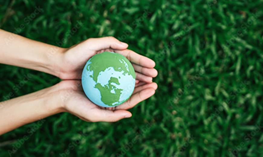 手のひらに地球を載せるイメージ 手のひらに地球を載せるイメージ